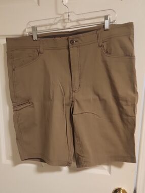 Hawke & Co Men’s Tan Cargo Shorts